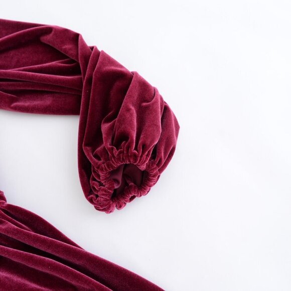 Gianni Bini Mariah Burgundy Long Sleeve Plunging V-Neckline Velvet Mini Dress 4 - Picture 8 of 12